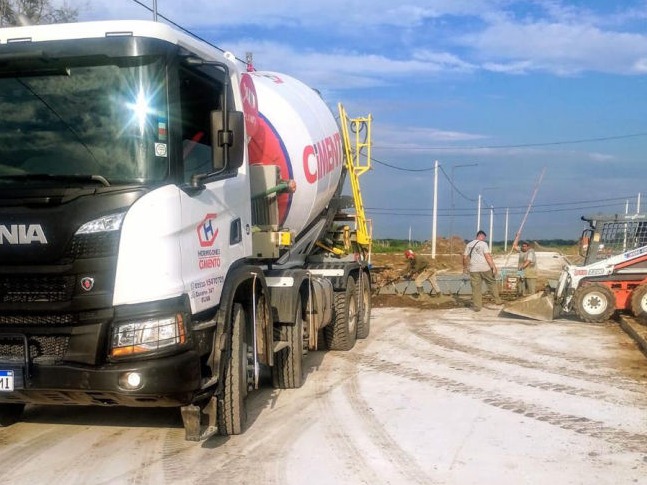 Camión construcción Oliva